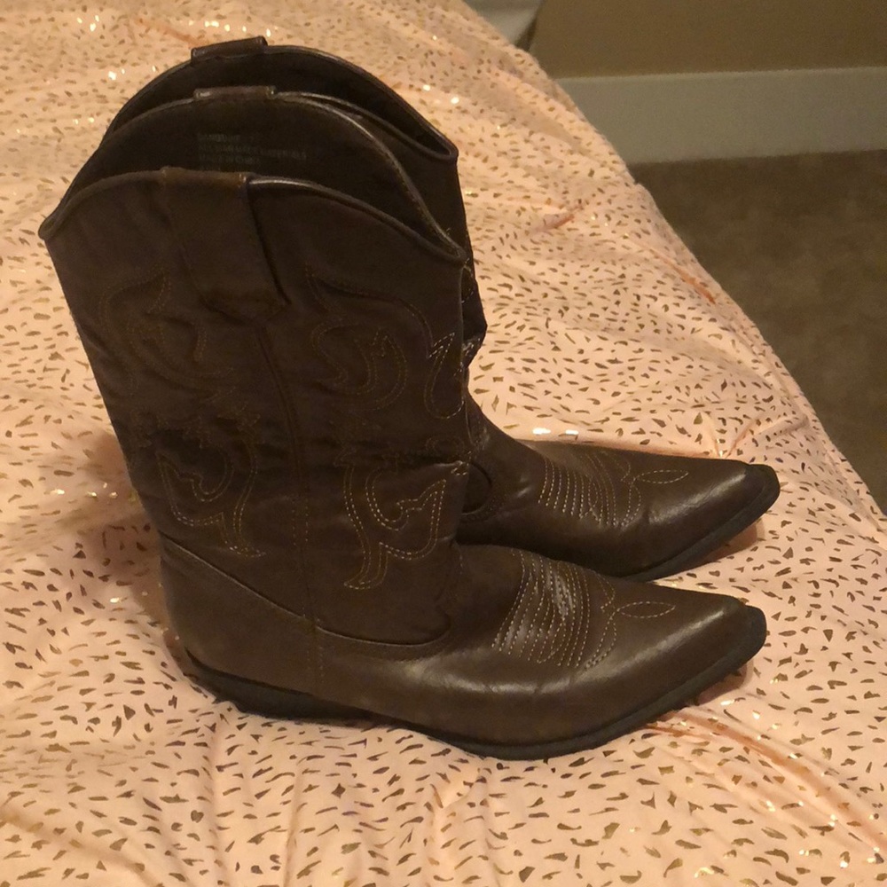 Cowgirl Boots - Picture 2 of 3